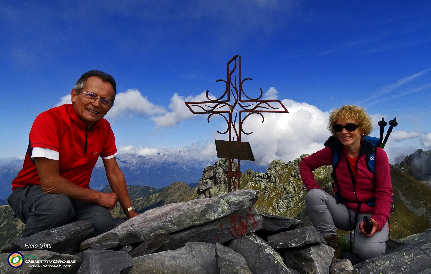 02 In vetta al Monte Valletto (2371 m).JPG -                                